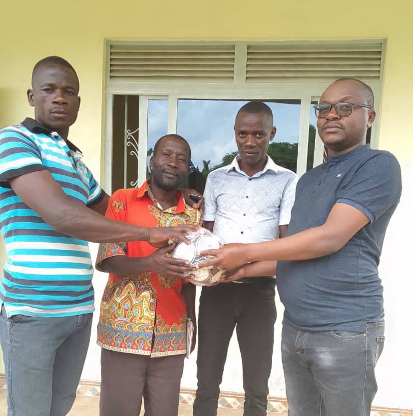 Mwiine Bakamuhara Innocent donates footballs to Ibanda youths