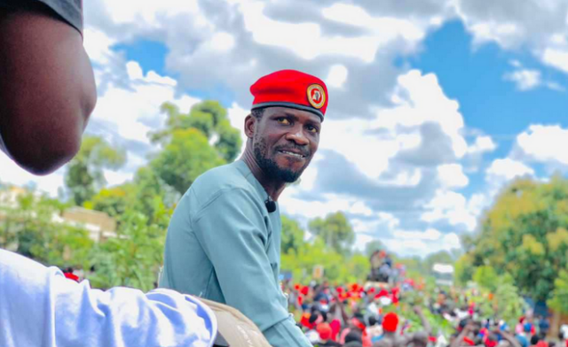 Bobi Wine reffers to Mathias Mpuuga and Abed Bwanika as two little dogs in his London show